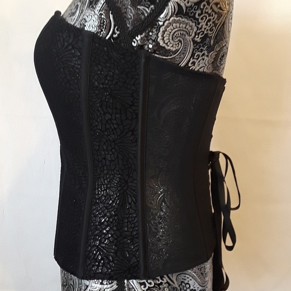 Maidenform Flocked Mesh Corset, Black, Size Small. - Picture 9 of 10